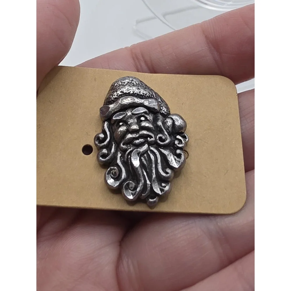 Pewter Diamond Cut Santa Claus Lapel Pin
